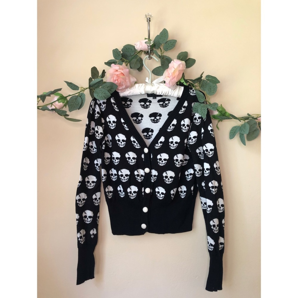 TCEC Skull Cropped Cardigan